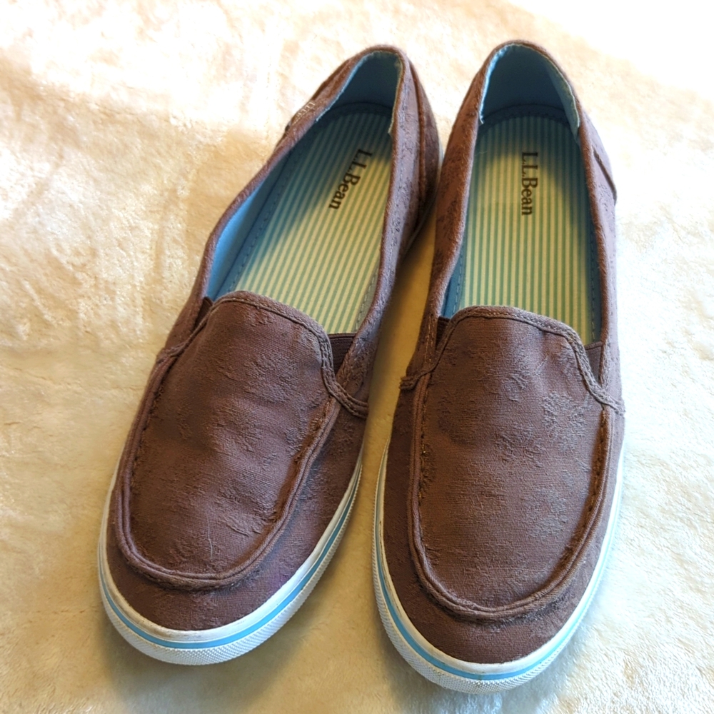 LL Bean Women's canvas boat shoes Size 9 NWOT